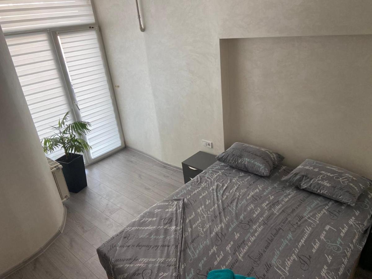 Kulisha 2Bedroom Apartment Near Opera House With Balcony Lviv Ngoại thất bức ảnh